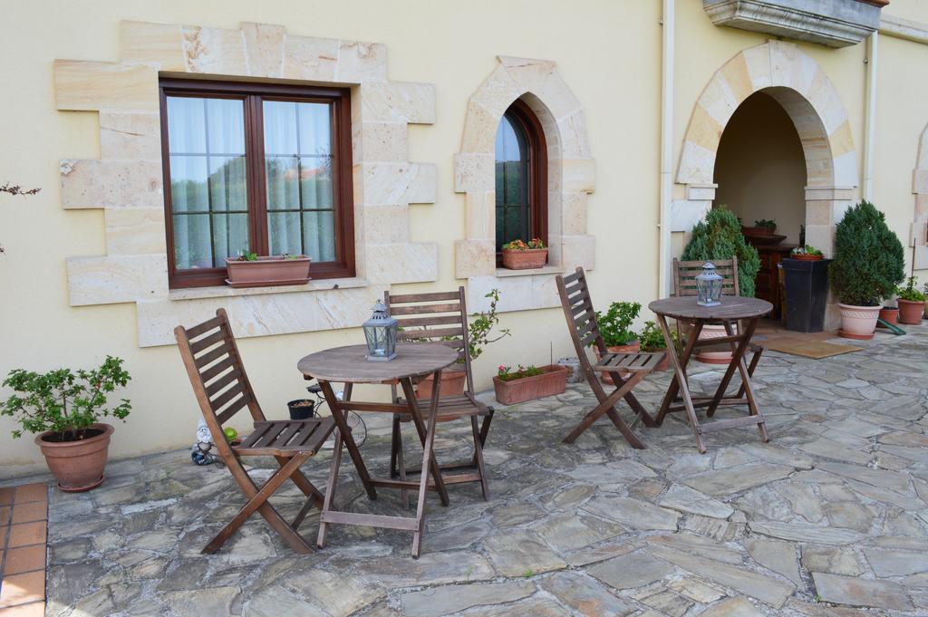 Posada El Jardin Сантилана дел Мар Екстериор снимка