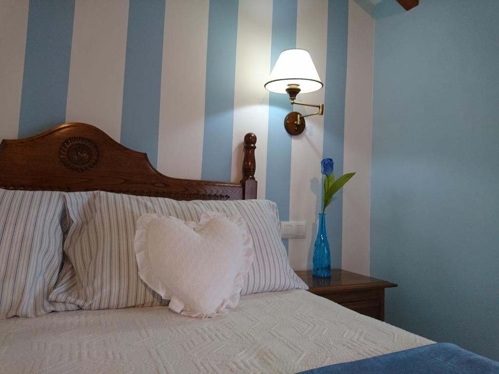Posada El Jardin Сантилана дел Мар Екстериор снимка